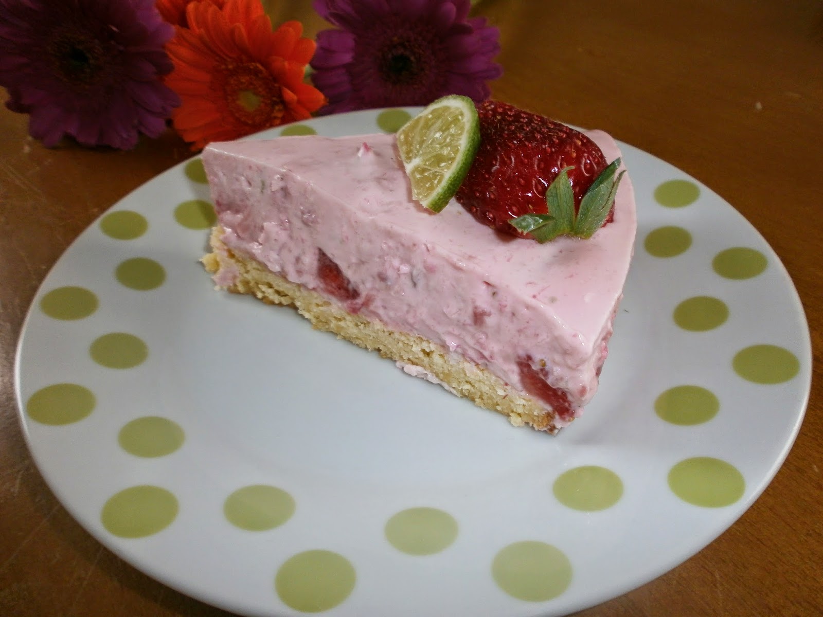 Melly`s Backstube: Limetten - Erdbeer - Quark Torte ( Low Carb )