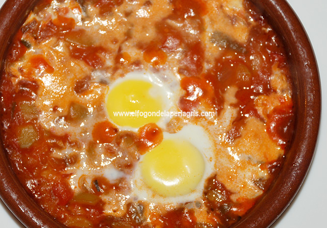 Pisto manchego con huevo de codorniz Pisto manchego con huevo de codorniz
