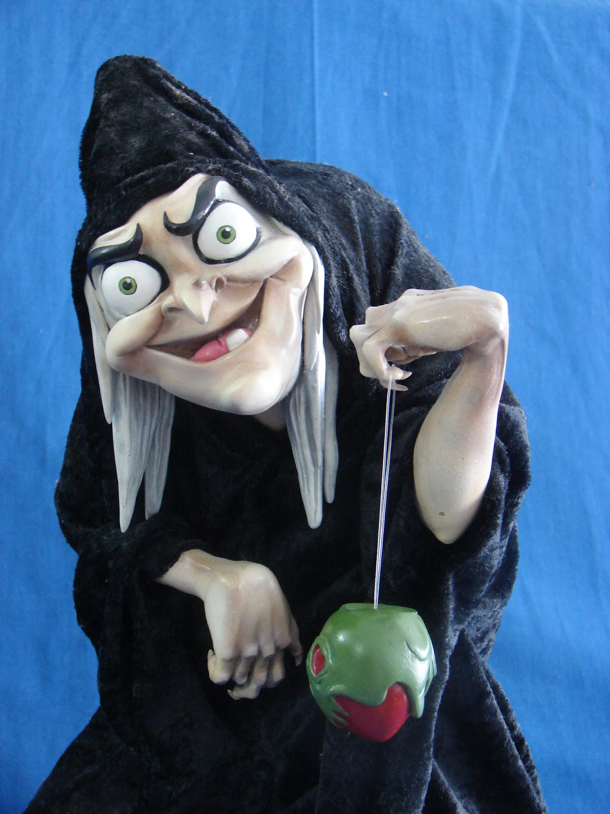 JORGELINA YEME SCULPTURES: Witch, snow white and the seven dwarf ...