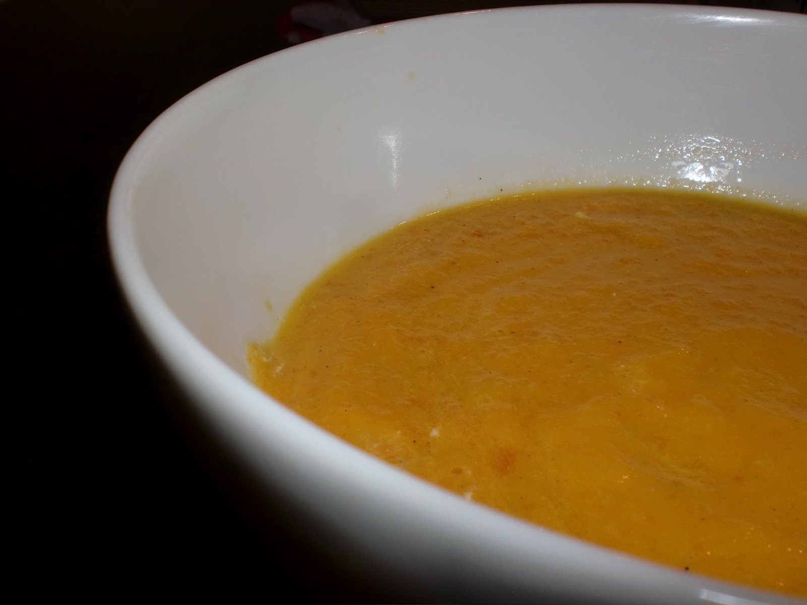 Frau Saltimbocca-Lüdenscheidt: Suppe aus gelben Rüben