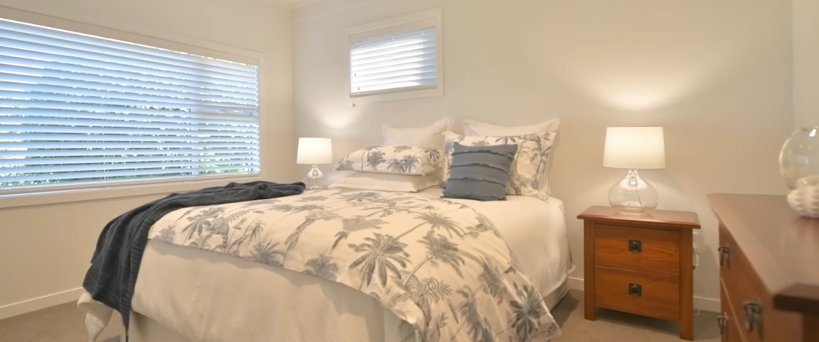 21 Photos vs. 69 Harbour View Rd, Omokoroa Interior Design Luxury Home Tour