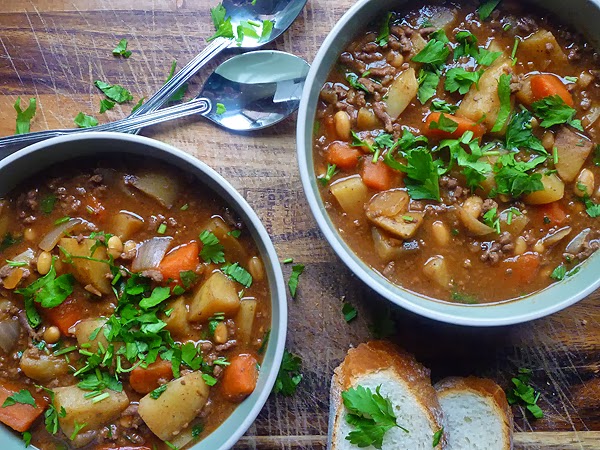 Slow Cooker Beef and Bean Hotpot Recipe