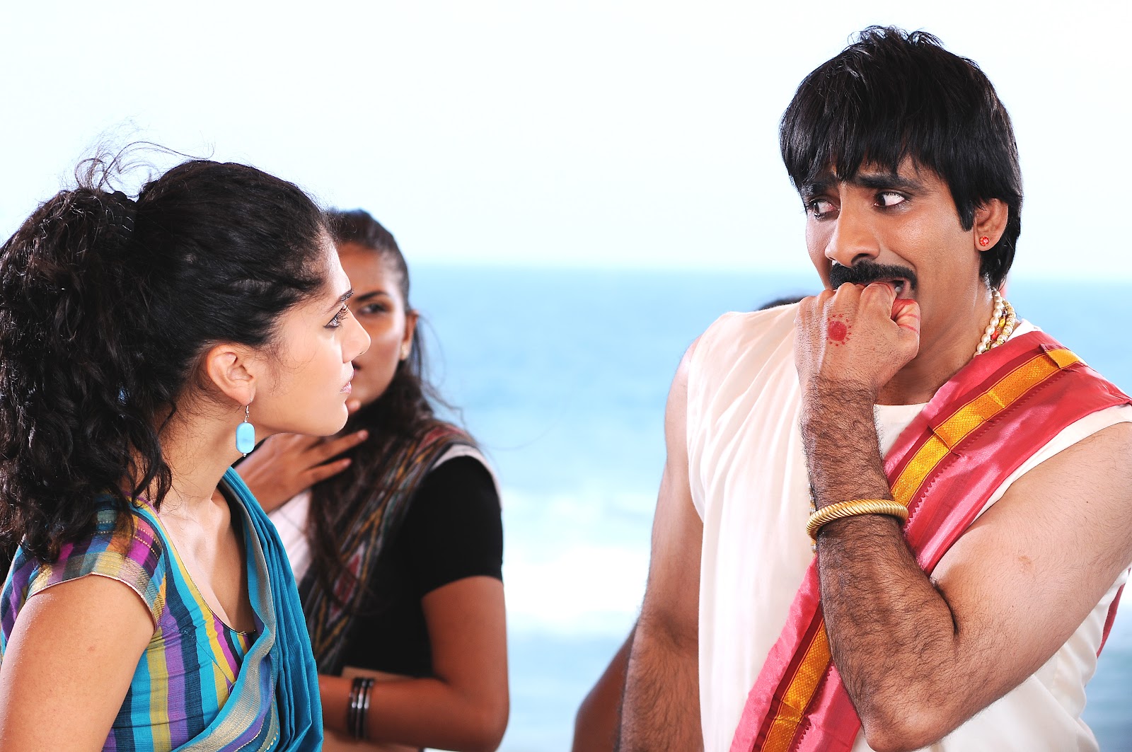 Posted in: Daruvu Movie Stills , Ravi Teja , Tapsee , telugu Movie