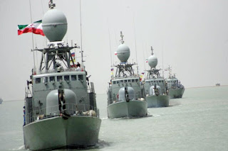 Lima Kapal Iran Dekati Kapal Perang AS
