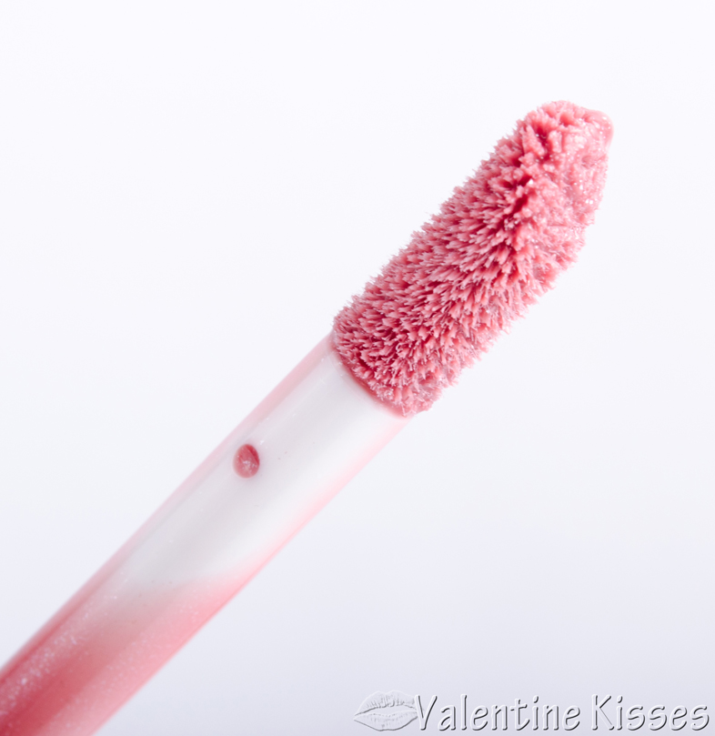 Valentine Kisses: Chanel Illusion D'Ombre Long Wear Luminous