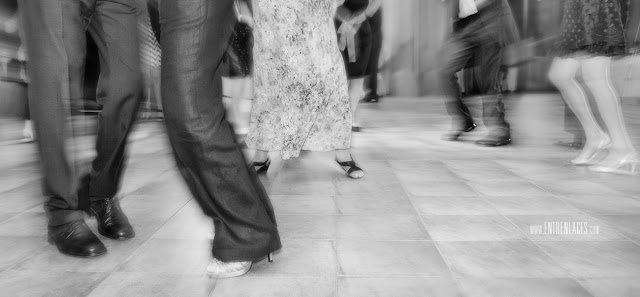 dj-baile-vals-tango-novio-sonrisa-novia-Asturias-boda-fotografo-Torazo-bodas-civiles-divertidas-hoteles-restaurantes