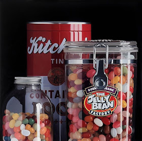 01-Jelly-Beans-and-Tin-Pedro-Campos-Realistic-Paintings-Coupled-with-Classic-Items-www-designstack-co