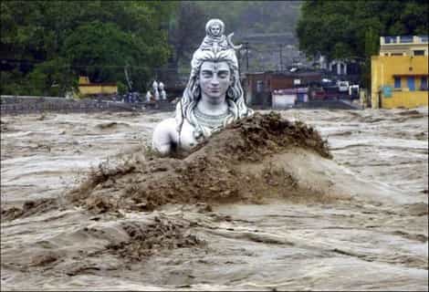 Banjir Kilat Menakutkan Di India ( 10 Gambar )
