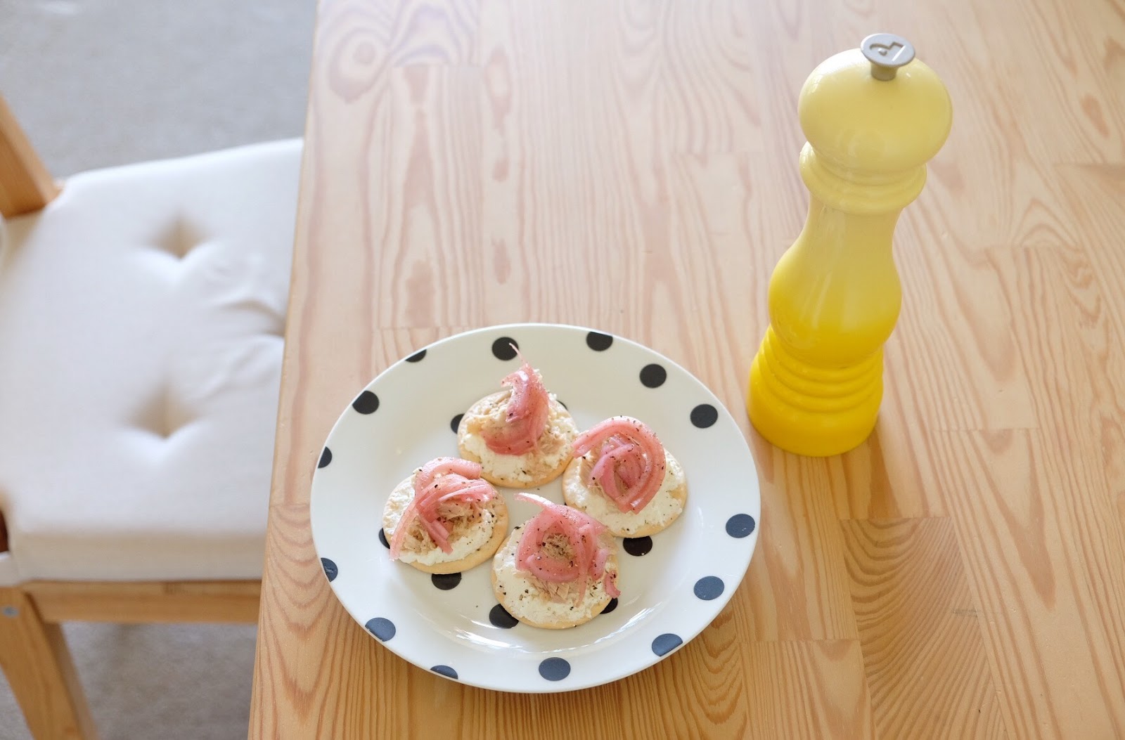 Sonnie And Share Emergency Snack Tuna Crackers With Pickles And