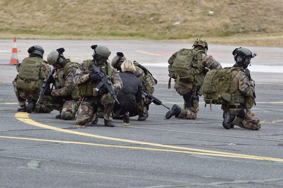 Rentrer Dans L Armée Avec Un Bac 5 Le mamouth: La BA 106 en mode UED
