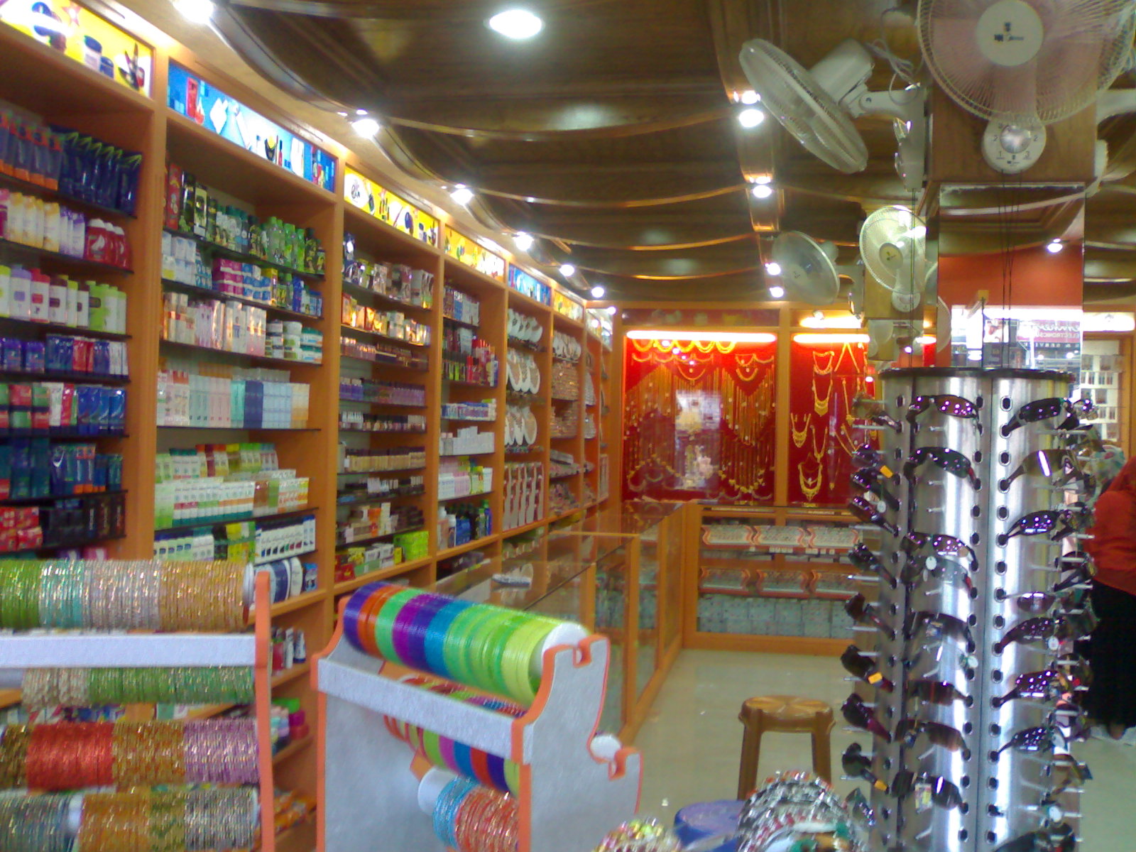 Chiseler Interiors Fancy shop