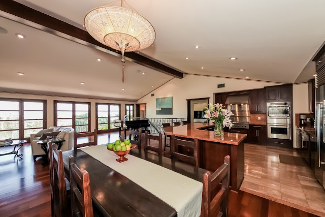 Yuk! Intip Rumah Baru Charlie Puth Seharga $1.9M Yuk! Intip Rumah Baru Charlie Puth Seharga $1.9M