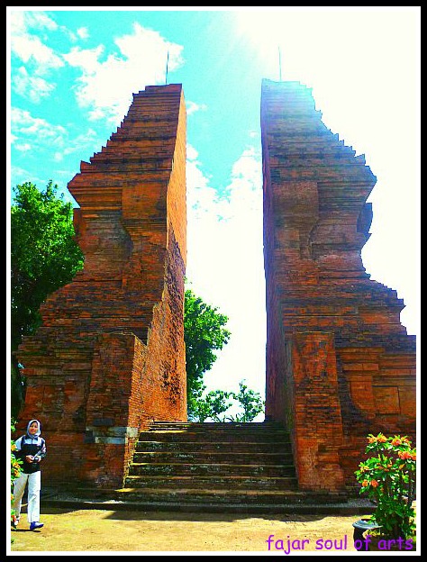 kiri jalan terus: Mblusuk Mojokerto part 1: Gapura Wringin Lawang…