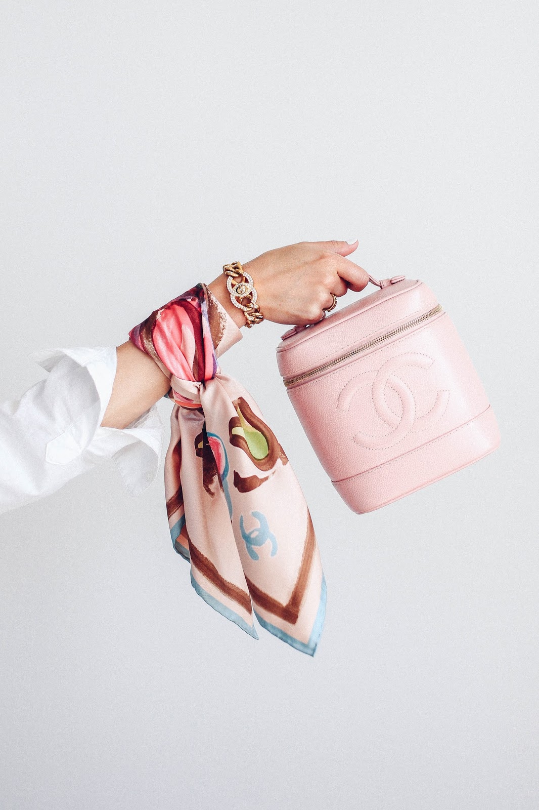 How To Vintage Chanel Emilee Anne Ing Designer Vintage Can Be Overwhelming Especially When You Don T Know What To Look For After Years Of Collectables Myself