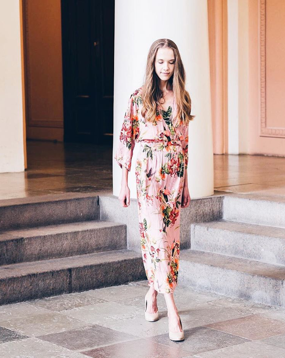floral-maxi-dress-fashion-blogger-outfit