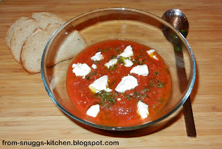 Tomaten-Curry-Suppe mit Ziegenfrischkäse