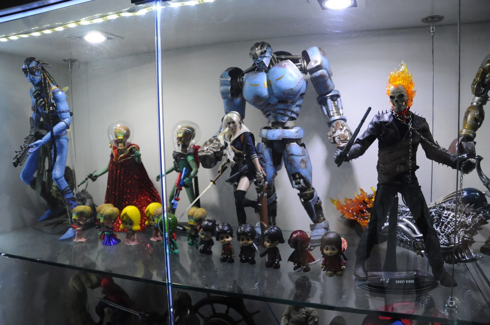 MY HOT TOYS COLLECTION & PHOTOGRAPHY my hot toys collection & display