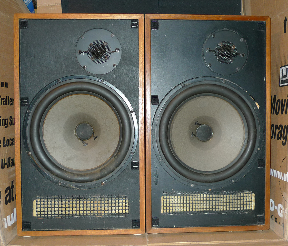 The Robb Collections Restomoding a pair of Vintage Advent Baby Advent II Speakers
