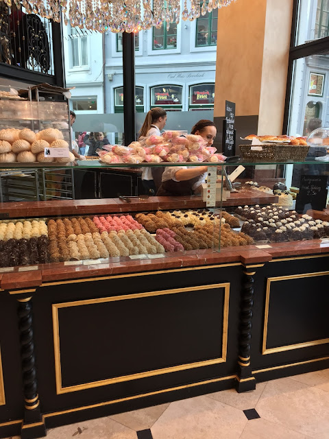 Brügge, Belgien, Knokke, Freds, Merveillieux, dille&camille, ibis styles, zeebrügge, Maasmechelen, Roermond, Travelbird, Mittwochsmagich, Strandspaziergang, Ford, Nugget, Westfalia, Zara, Abercrombie,