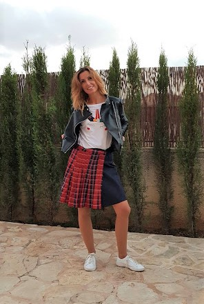 Camiseta unicornio y falda plisada diy