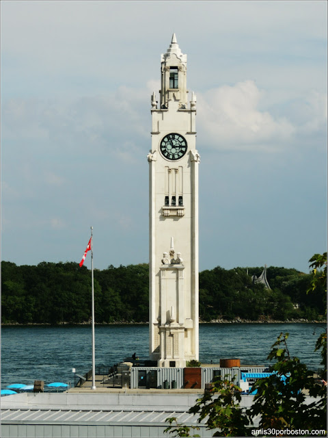 Torre del Reloj en el Viejo Puerto de Montreal Torre del Reloj en el Viejo Puerto de Montreal
