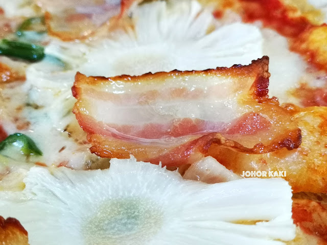 Lovely Lunch at Balé Club Restaurant @ Leisure Farm Resort Johor Hawaiian Pizza