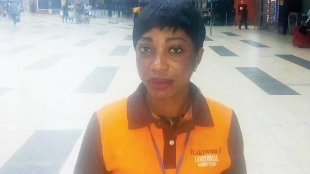 Female Airport Cleaner Praised After Returning N2M She Found In The Toilet Female Airport Cleaner Praised After Returning N2M She Found In The Toilet