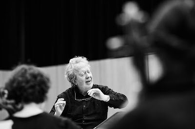 John Nelson rehearsing Berlioz's Les Troyens (Photo Gregory Massat)