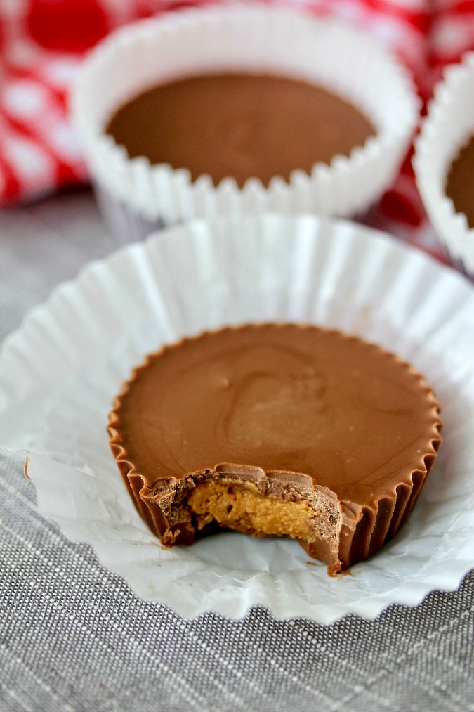 Homemade Peanut Butter Cups {Copycat} Homemade Peanut Butter Cups {Copycat}