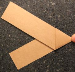 Cara Membuat ALat Petik Gitar dari Kertas