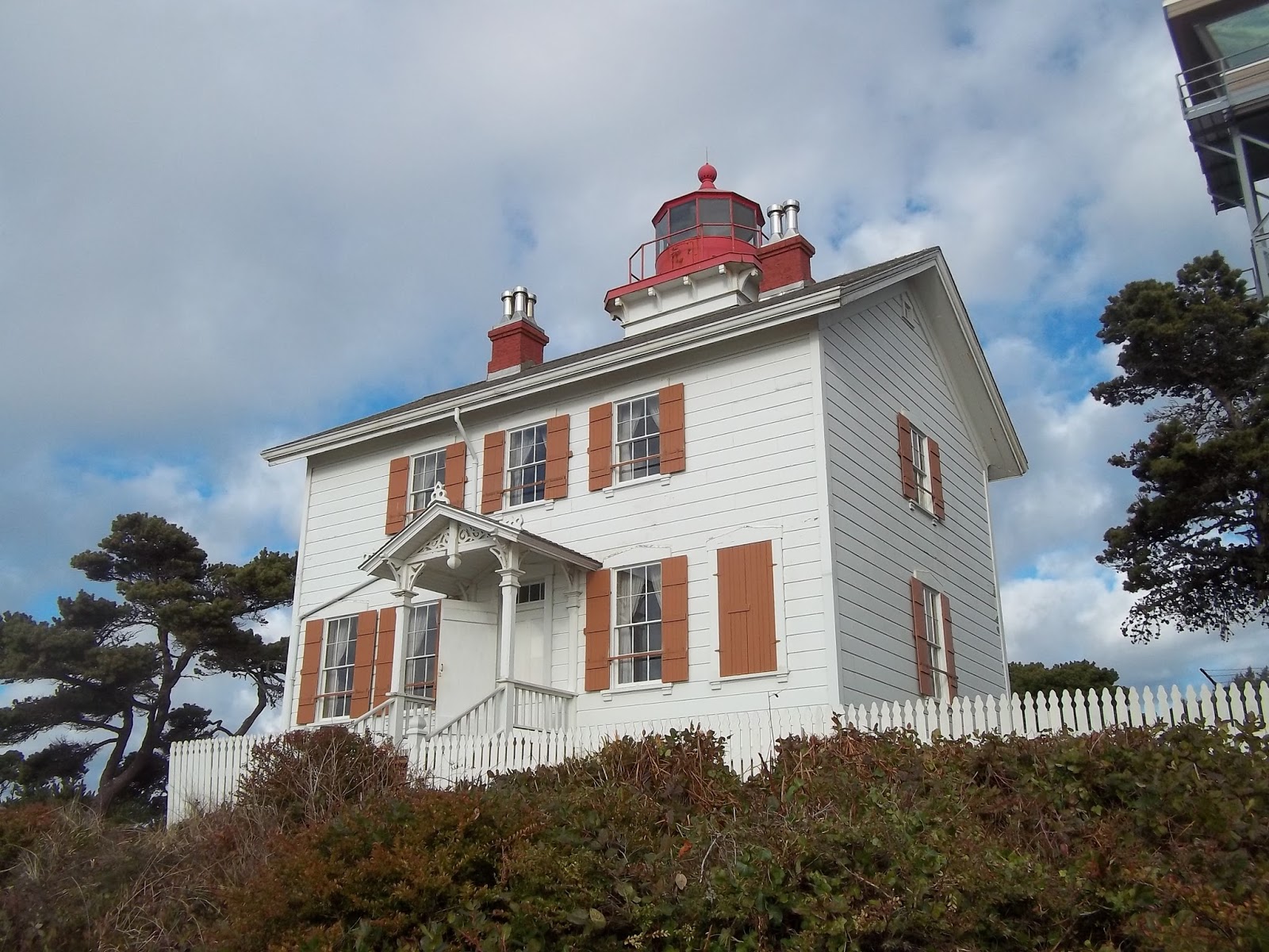 Casing Oregon Newport's Lighthouse, and the Other Newport Lighthouse