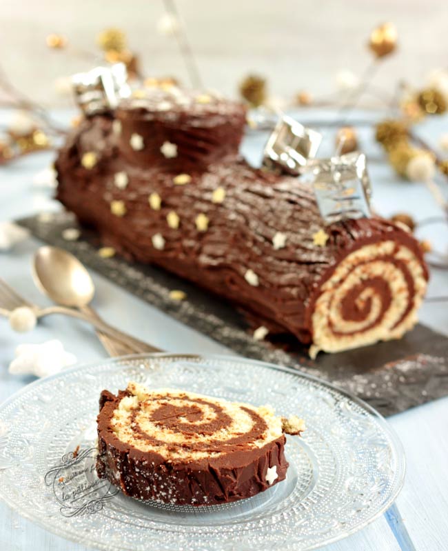 Bûche de Noël roulée au chocolat noir et praliné