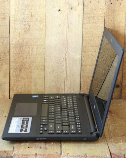 Laptop Acer Aspire ES1-411-C87D Di Malang