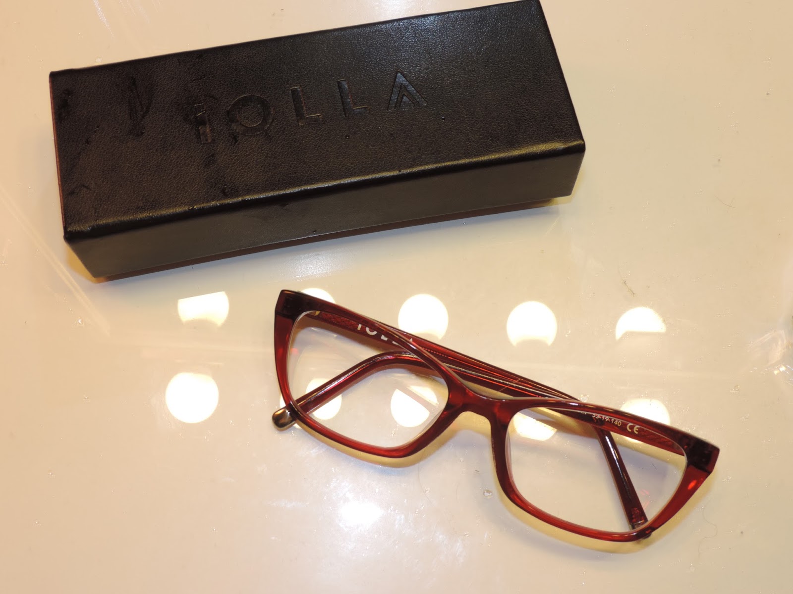 Girls Who Wear Glasses See with Iolla Glasgow Beauty Blogger