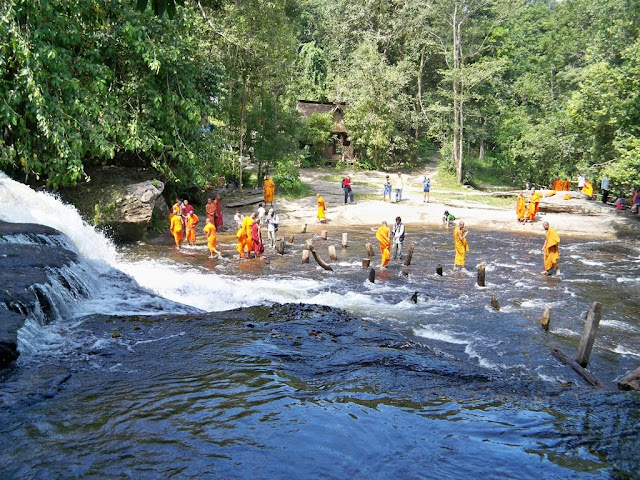 waterfall tour from Mad Monkey Hostel, Siem Reap