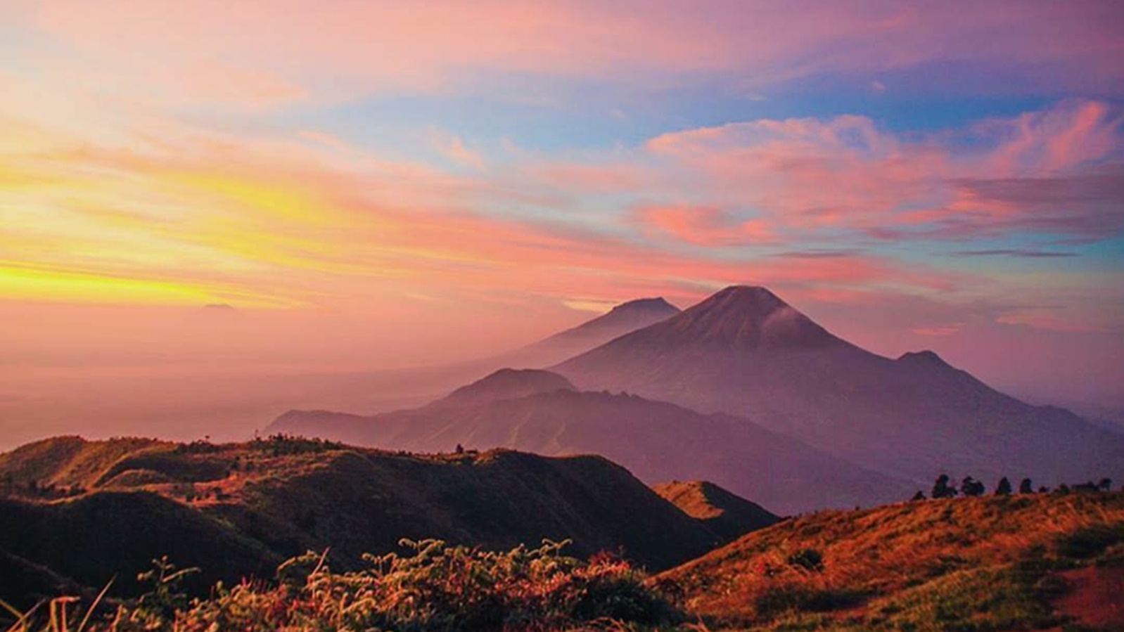 9 Gunung di Jawa Tengah Ini Jadi Favorit Pendaki di Indonesia | IDEApers