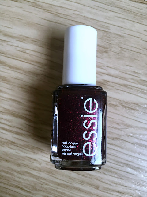 NOTD - Essie Toggle To The Top 