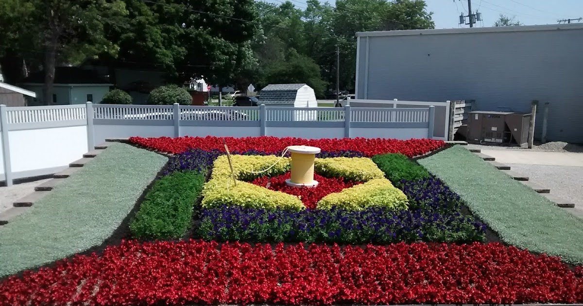 Kauffman Designs A Special Nappanee Quilt Garden