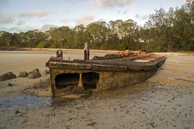 Shipwrecks at Dunwich on Stradbroke Island Shipwrecks at Dunwich on Stradbroke Island