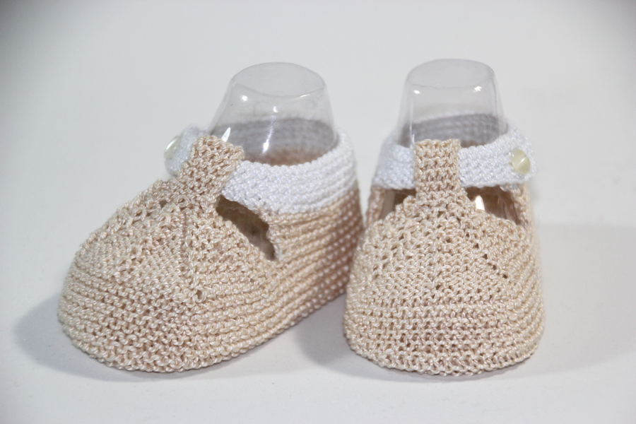 Regalo DIY para hacer en Navidad: Zapatos de punto para bebé