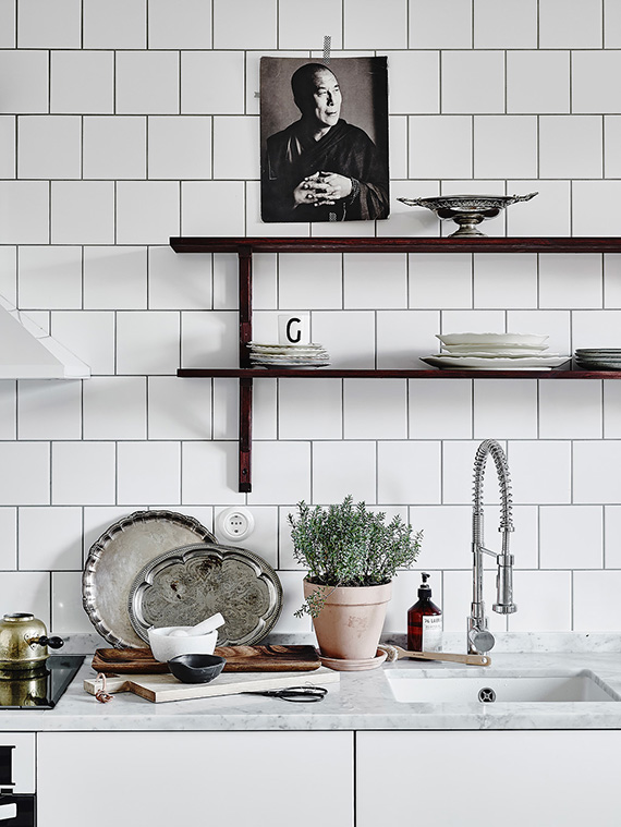 Eclectic scandinavian apartment | Photo by Anders Bergstedt via Entrance