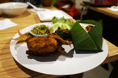 Nasi Timbel di Kim's Kopi Tiam Nasi Timbel di Kim's Kopi Tiam
