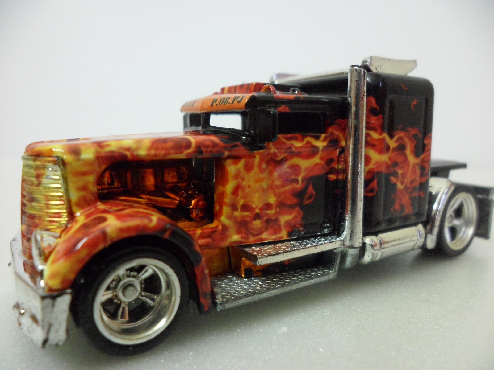 Hot Wheels - Convoy Custom Azul - Crunch - Nestle - LEIA DESCRIÇÃO