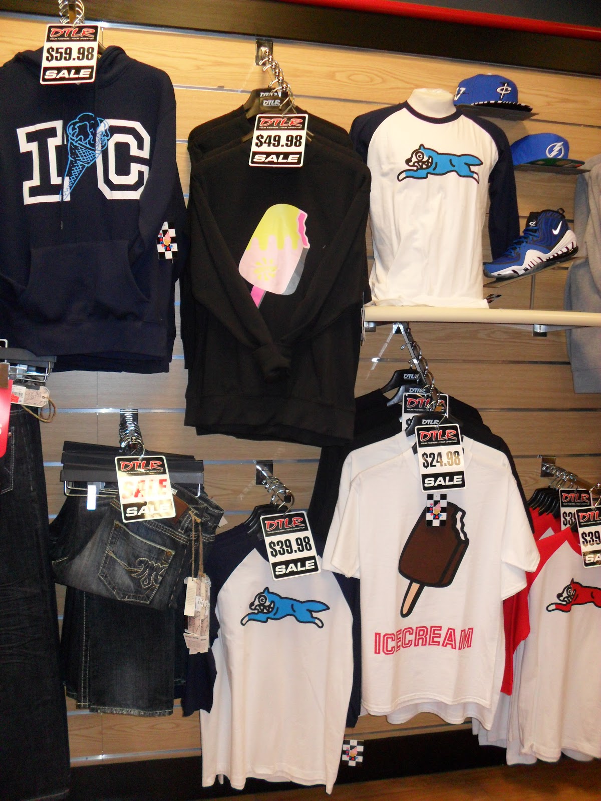 dltr shoe store
