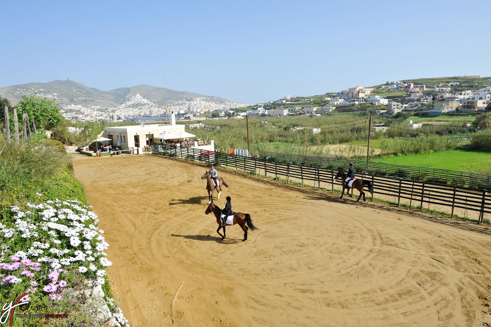 Εγκαταστασεις Ι.Ο.ΚΥKΛΑΔΩΝ - Premises of the E.C.of CYCLADES