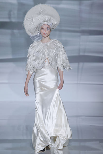 Propuesta de Isabel Zapardiez para novias 2016 - Foto: Barcelona Bridal Fashion Week Propuesta de Isabel Zapardiez para novias 2016 - Foto: Barcelona Bridal Fashion Week