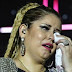 Marília Mendonça chora no palco e esclarece polêmica com Ivete