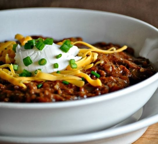 SLOW COOKER KICKIN’ CHILI – LOW CARB, GLUTEN FREE #LowCarb #DietRecipe