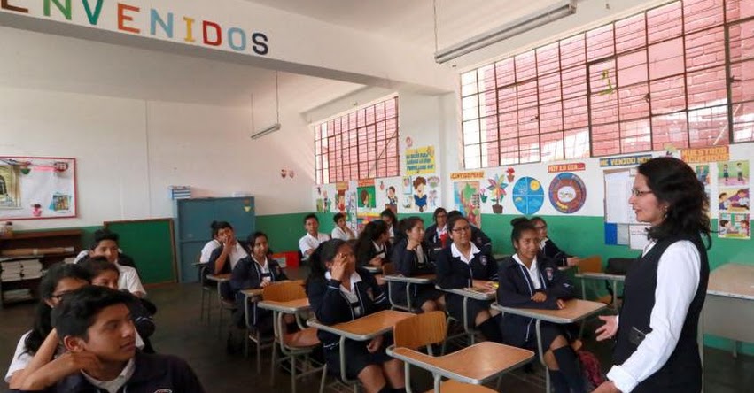 Sector Educación cuenta con el 17.5% en el Presupuesto Público 2018 (LEY Nº 30693) Sector Educación cuenta con el 17.5% en el Presupuesto Público 2018 (LEY Nº 30693)