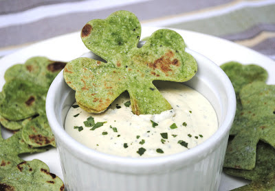 http://www.krisztinaclifton.com/2012/03/shamrock-shaped-party-food-for-st.html